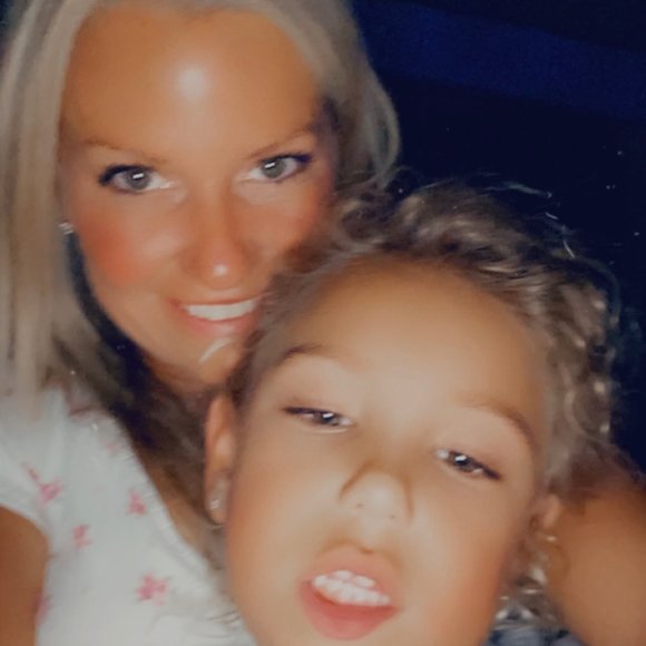 Meet your Posher, Michelle - Picture 1 of 1